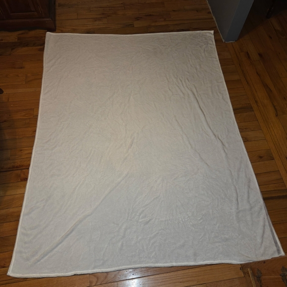 Throw Blanket - Black - Picture 2 of 3